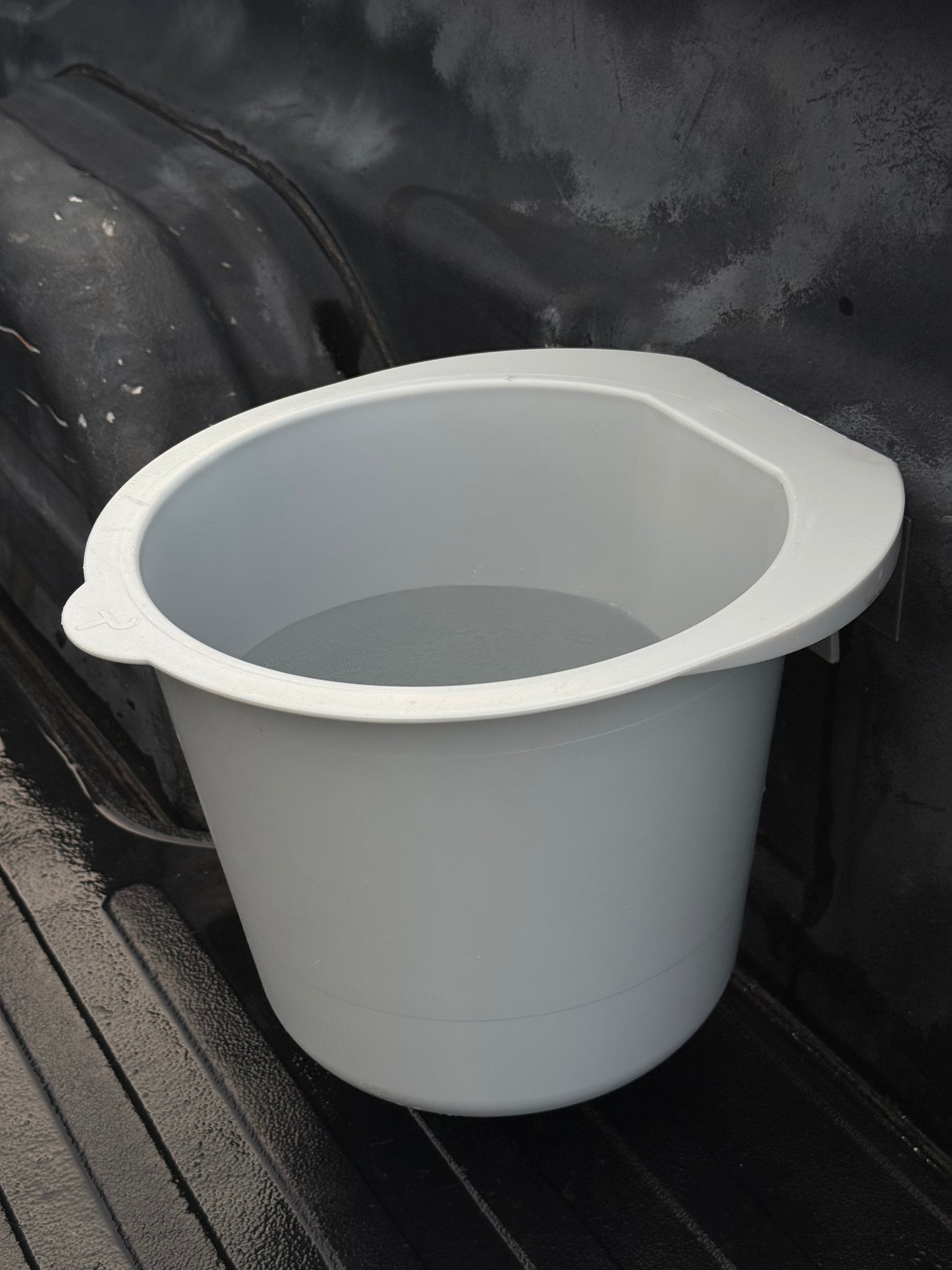 JCP Calf Products Bucket and Bucket Bracket Package